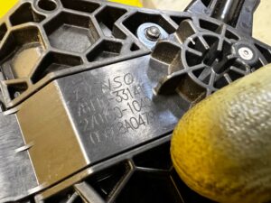 PEDAŁ POTENCJOMETR GAZU AUTOMAT TOYOTA RAV4 V