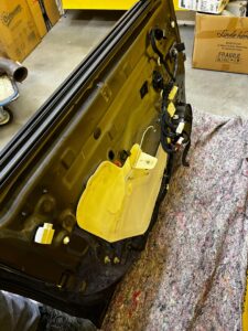 DRZWI LEWA STRONA LEWY PRZÓD TYŁ DACIA SANDERO III NV676 676 2022R