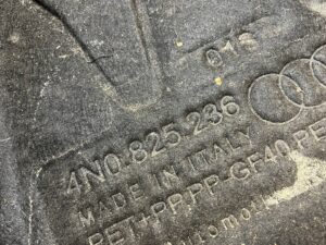 OSŁONA PŁYTA PODŁOGA POD SILNIK SILNIKA SKRZYNIĘ SKRZYNI BIEGÓW AUDI A8 D5