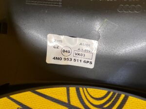 LISTWA DEKOR DESKI KONSOLI OSŁONA KIEROWNICY PIANO BLACK LED AUDI A8 D5 EU