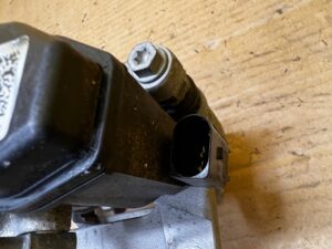 NOWY ZACISK HAMULCOWY ELEKTRYCZNY TYŁ PRAWY AUDI A8 D5