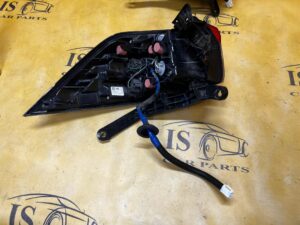 KOMPLET LAMPY LAMPA TYŁ TYLNE W BŁOTNIK LEWA PRAWA TOYOTA RAV4 V EU