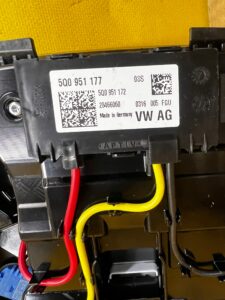 NOWA LAMPKA OŚWIETLENIE PODSUFITKI PRZÓD LED SZYBERDACH SOS AUDI A8 D5 1PH