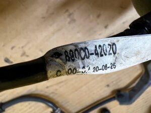 KOMPLET WIĄZKA PRZEWÓD ZACISKU HAMULCOWEGO TYŁ LEWY PRAWY TOYOTA RAV4 V