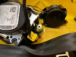 KOMPLET PASY BEZPIECZEŃSTWA NAPINACZE FORD ESCAPE MK4 USA