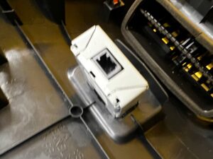 OSŁONA ZAŚLEPKA TUNELU KRATKA NAWIEWU TYLNA TYŁ PORT USB TOYOTA RAV4 V