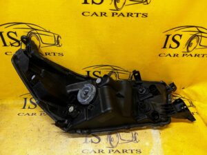 LAMPA REFLEKTOR PRZÓD PRZEDNIA LEWY LEWA TOYOTA HILUX VIII 2020