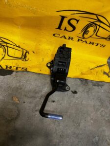 PEDAŁ POTENCJOMETR GAZU AUTOMAT TOYOTA RAV4 V