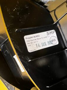 OSŁONA ZAŚLEPKA DESKI KONSOLI PODSZYBIA LEWA SKÓRA AUDI A8 D5 EU