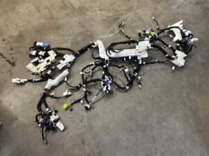 WIĄZKA INSTALACJA DESKI KONSOLI TOYOTA RAV4 V 2.5 HYBRID