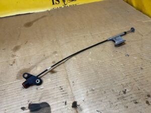 LINKA CIĘGNO ODBLOKOWANIA SKRZYNI BIEGÓW AUDI A8 D5