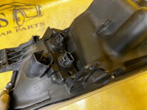 LAMPA REFLEKTOR PRZÓD PRZEDNIA LEWY LEWA TOYOTA HILUX VIII 2020