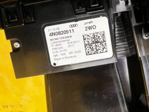 KRATKA KRATKI NAWIEWU POWIETRZA DLA PASAŻERÓW TYŁ PIANO BLACK AUDI A8 D5