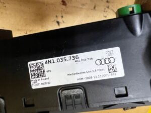 PODWÓJNE GNIAZDO USB C PORT ŁADOWARKA AUDI A8 D5