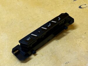 PANEL PRZEŁĄCZNIK PAMIĘCI FOTELA TYŁ PRAWY PIANO BLACK AUDI A8 D5