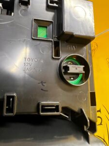 LAMPKA OŚWIETLENIE PODSUFITKI PRZÓD SOS TOYOTA RAV4 V