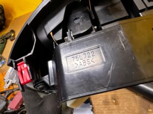 PRZEŁĄCZNIK PANEL SKRZYNI BIEGÓW HAMULCA RĘCZNEGO TOYOTA RAV4 V 2.5 HYBRID
