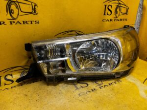 LAMPA REFLEKTOR PRZÓD PRZEDNIA LEWY LEWA TOYOTA HILUX VIII 2020