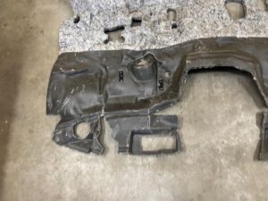 OSŁONA WYGŁUSZENIE WYCISZENIE DYWAN ŚCIANY GRODZIOWEJ TOYOTA RAV4 V EU