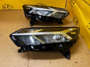 KOMPLET PRZÓD ZDERZAK 6 X PDC MASKA LAMPY DACIA SANDERO III 676 1.0 SCE 22R