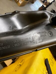 KANAŁ TUNEL NAWIEW POWIETRZA NA NOGI FORD KUGA MK3