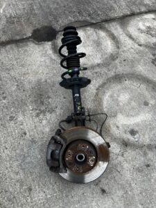 ZWROTNICA AMORTYZATOR MCPHERSON PRZÓD LEWY DACIA SANDERO III 1.0 SCE