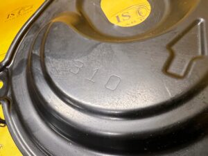 OSŁONA ZAŚLEPKA DEKIEL POMPY PALIWA TOYOTA RAV4 V 2.5 HYBRID