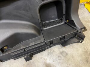 TAPICERKA BOCZEK BAGAŻNIKA TYŁ PRAWY PRAWA TOYOTA RAV4 V