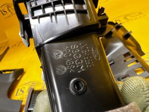 KRATKA NAWIEWU PRAWA DESKI KONSOLI FORD KUGA MK3 LIFT EU