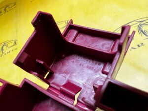 KLEMA PLUS PLUSOWA OSŁONA KLEMY PLUSOWEJ TOYOTA RAV4 V 2.5 HYBRID