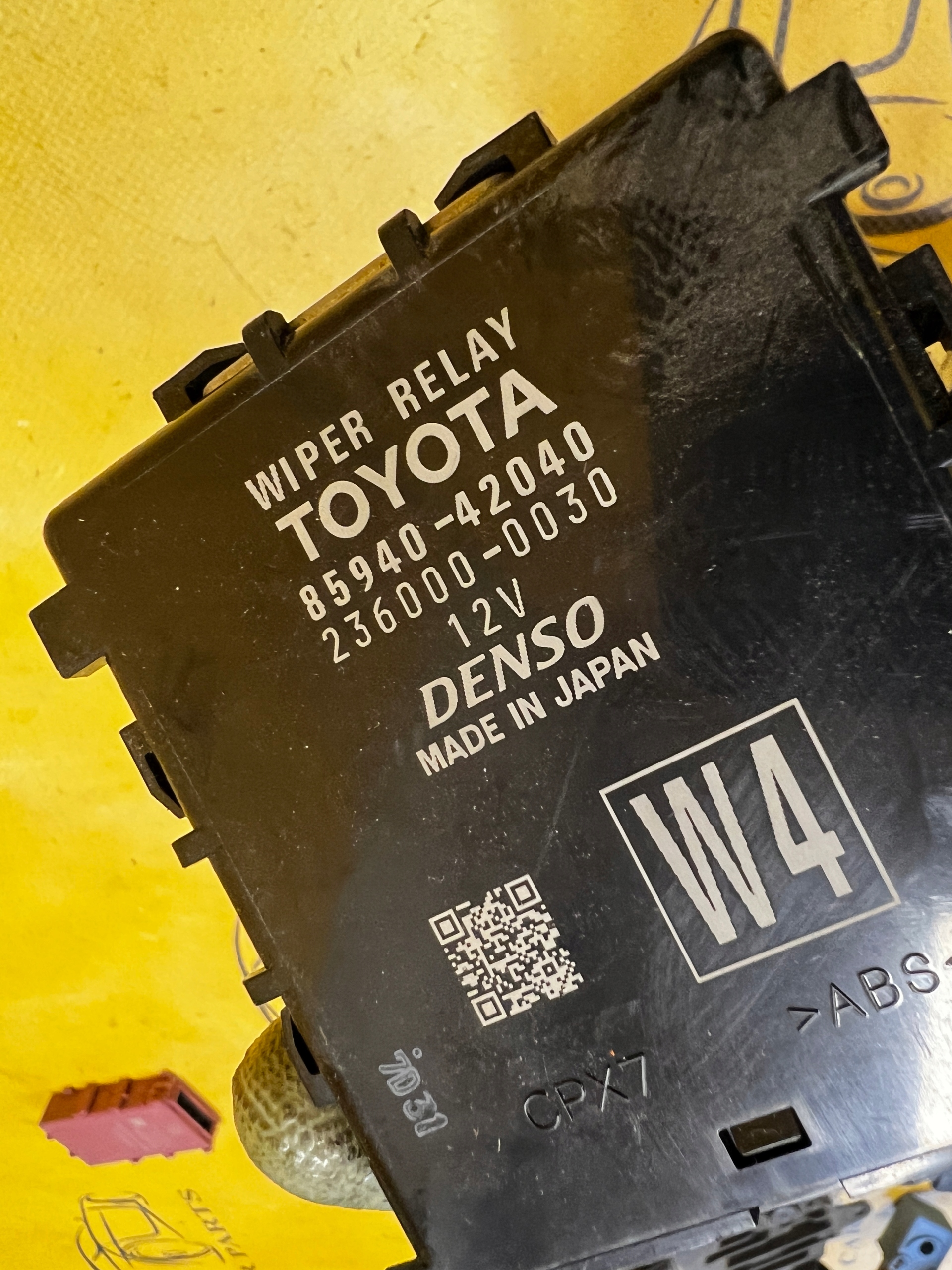 MODUŁ STEROWNIK WYCIERACZEK TOYOTA RAV4 V