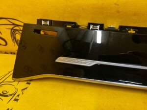 LISTWA DEKOR DESKI KONSOLI PIANO BLACK LED AUDI A8 D5 QUATTRO EU