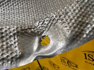 BLACHA OSŁONA TERMICZNA RURY WYDECHOWEJ TŁUMIKA TOYOTA RAV4 V 2.5 HYBRID