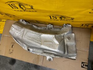 BLACHA OSŁONA TERMICZNA RURY WYDECHOWEJ TŁUMIKA TOYOTA RAV4 V 2.5 HYBRID