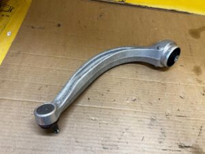 NOWY WAHACZ PRZÓD PRZEDNI LEWY AUDI A8 D5