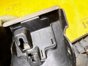 LISTWA OSŁONA NAKŁADKA PROGU NA BŁOTNIK PRZÓD LEWY TOYOTA RAV4 V