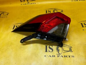 KOMPLET LAMPY LAMPA TYŁ TYLNE W BŁOTNIK LEWA PRAWA TOYOTA RAV4 V EU