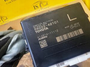 MODUŁ STEROWNIK KLAPY TYŁ BAGAŻNIKA TOYOTA RAV4 V