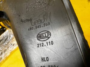 LISTWA OSŁONA BLENDA LAMPY TYŁ LEWY LEWA AUDI A8 D5