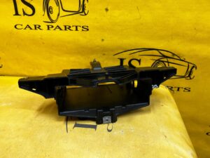 UCHWYT MOCOWANIE WSPORNIK MODUŁU ODBIORNIKA RADIOWEGO RADIA AUDI A8 D5