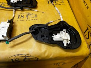 KOMPLET ZAMKI ZAMEK DOCIĄGI DOCIĄGANIE DOMYKANIE DRZWI AUDI A8 D5