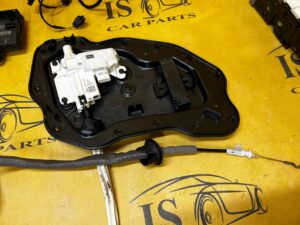 KOMPLET ZAMKI ZAMEK DOCIĄGI DOCIĄGANIE DOMYKANIE DRZWI AUDI A8 D5