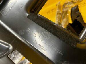 PŁYTA PODSTAWA MOCOWANIE AKUMULATORA AUDI A8 D5