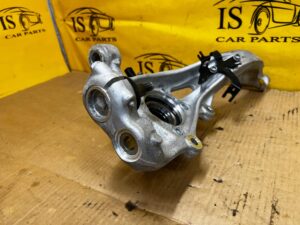 NOWA ZWROTNICA PIASTA PRZÓD PRAWY PRAWA AUDI A8 D5