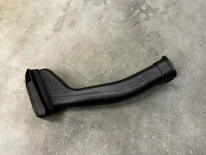 KANAŁ PRZEWÓD WLOT DOLOT POWIETRZA DESKI KONSOLI TOYOTA RAV4 V