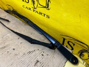 KOMPLET RAMIONA RAMIĘ WYCIERACZEK WYCIERACZKI PRZÓD AUDI A8 D5 EU