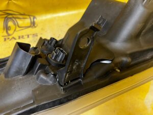 LAMPA REFLEKTOR PRZÓD PRZEDNIA LEWY LEWA TOYOTA HILUX VIII 2020