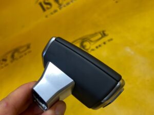 GAŁKA WYBIERAK LEWAREK DŹWIGNIA SKRZYNI BIEGÓW AUTOMAT AUDI A8 D5