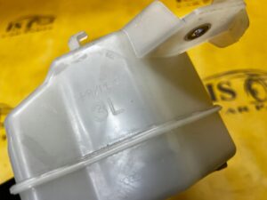 ZBIORNIK ZBIORNICZEK WYRÓWNAWCZY TOYOTA RAV4 V 2.5 HYBRID