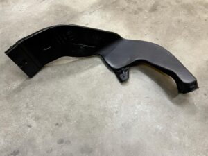 KANAŁ PRZEWÓD WLOT DOLOT POWIETRZA NA TYŁ LEWY TOYOTA RAV4 V